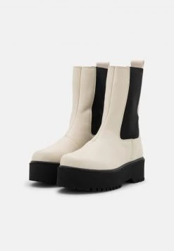 Nly by Nelly CLEAN BOOT PLAIN SOLE - Plateaustiefel Damen in Beige | Trendige Plateauabsätze -Nly by Nelly Verkaufsladen 0420ff0e35e74aa19eee818bde0990f4