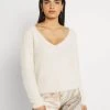 Nly by Nelly Strickpullover Damen - Deep V-Neck Fuzzy Pullover in Offwhite -Nly by Nelly Verkaufsladen 052f9f4d9c8b4a1d9c2c82b57cdd54b8