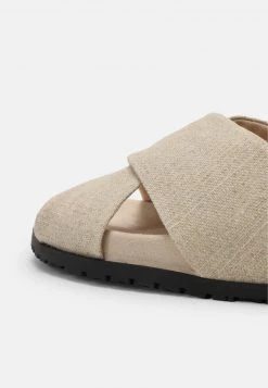 Nly by Nelly CROSS OVER - Beige Flache Pantoletten für Damen | Bequeme Freizeitschuhe -Nly by Nelly Verkaufsladen 075a38390681440eb5c09e44c739018d