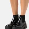 Nly by Nelly WALK THIS WAY BOOT - Plateaustiefelette in Shiny Black für Damen | Moderne Stiefeletten mit Plateauabsatz -Nly by Nelly Verkaufsladen 0d2f366cfc0c4a0eab4b75ac93da5029