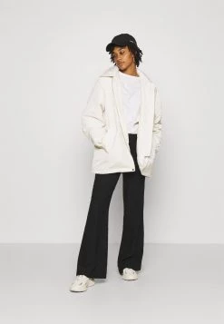 Nly by Nelly SHAPED SUIT PANTS - Elegante Stoffhose für Damen in Schwarz -Nly by Nelly Verkaufsladen 0fa20accced14d43a4186f82088b7dc6