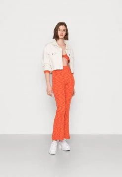 Nly by Nelly SPACE PANTS - Stoffhose in Rot/Orange für Damen | Bequeme Freizeithose -Nly by Nelly Verkaufsladen 113e42ac32394790bea164f67726e08c