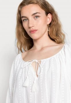 Nly by Nelly LOVELY VOLUME BLOUSE - Weiße Damenbluse mit Volant-Details -Nly by Nelly Verkaufsladen 11b1bfe6a1b14b1a86abd8abcfbf68e8