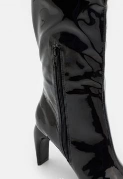 Nly by Nelly NEXT LEVEL BOOT - Stiefel Damen in Shiny Black | Klassische Stiefel -Nly by Nelly Verkaufsladen 169262c8864742fc8a8679101e0c93c2