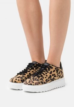 Nly by Nelly CARE LESS FURRY Sneaker Low Damen - Braun | Bequeme Low-Top Sneaker