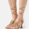 Nly by Nelly ICONIC MACRAME HEEL - Riemensandalette in Nature für Damen | Elegante Sandalen -Nly by Nelly Verkaufsladen 189a99e96e0d4815bbd0431623242d97