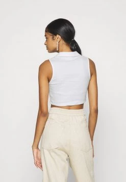 Nly by Nelly CROPPED COLLAR - Weißes Top für Damen | Modernes Poloshirt -Nly by Nelly Verkaufsladen 1fb9eba090b44c0e8eb7f9d9a2a6efb5