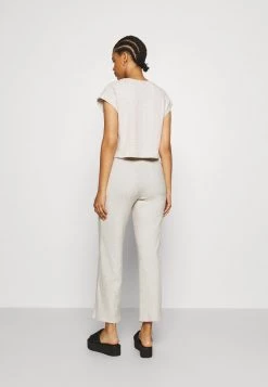 Nly by Nelly COZY TEE - Beige Mélange Stoffhose für Damen | Bequeme Freizeithose -Nly by Nelly Verkaufsladen 2721d29ebb1944128c1e3203c0196f7f