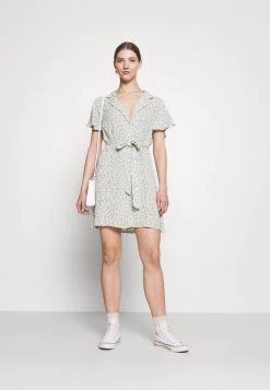 Nly by Nelly EVERYDAY DRESS - Blusenkleid - Grün Blumenmuster, Damen | Bequemes Alltagskleid -Nly by Nelly Verkaufsladen 285bba807f0e49e29bd60979a676ffa9