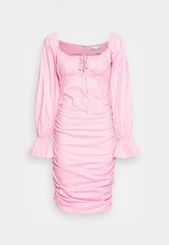 Nly by Nelly LUCKY DAY RUCHE DRESS - Freizeitkleid in Hot Pink für Damen -Nly by Nelly Verkaufsladen 28ed2319bb054e7a97be087a4dbaeac1