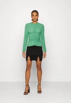 Nly by Nelly Langarmshirt mit Front-Detail - Grünes Damen-Shirt | Modisches Oberteil -Nly by Nelly Verkaufsladen 33022a27255549bcb52f4815af970999