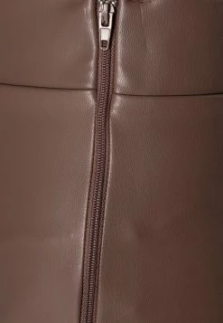 Nly by Nelly STRAIGHT PANTS - Stoffhose in Braun für Damen | Bequeme und stilvolle Hose -Nly by Nelly Verkaufsladen 355b2ecc61764bccb1a156a55bc6356c