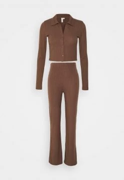 Nly by Nelly CUTE COLLAR SET - Stoffhose - Braun, Damen | Elegante Bluse & Hose | Trendige Damenbekleidung -Nly by Nelly Verkaufsladen 365e7b16849a438791585937eaf5f291