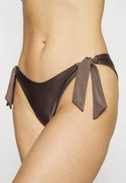 Nly by Nelly PURE SET - Brauner Bikini für Damen | Stilvolle Bademode -Nly by Nelly Verkaufsladen 38344d94f7ed4ca3be805530c31332c3