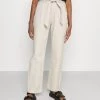 Nly by Nelly TIE WAIST TWILL PANTS - Beige Stoffhose für Damen | Elegante Bundfaltenhose -Nly by Nelly Verkaufsladen 3ea8accac2114f77b7813321e2a747e0