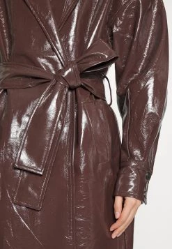 Nly by Nelly WRAP COAT - Klassischer Damenmantel in Braun | Elegante Mäntel für Damen -Nly by Nelly Verkaufsladen 4665aab5ad3d43a3a2dff8e39507eecf