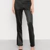 Nly by Nelly SLIT PANT - Stoffhose für Damen in Schwarz | Elegante Damenhose | Moderne Stoffhose -Nly by Nelly Verkaufsladen 51ef18755ccd45e8b11553bae185ef28
