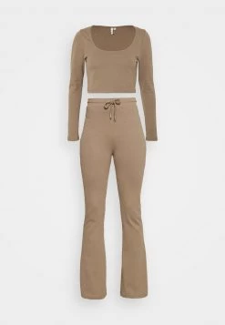 Nly by Nelly MY PERFECT SET - Sweatshirt - Nougat für Damen | Bequemes Oversize-Sweatshirt | Trendige Freizeitmode -Nly by Nelly Verkaufsladen 52557354309442dca96460ac5da69e1b