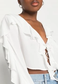 Nly by Nelly FRILL TIE BLOUSE - Weiße Damenbluse mit Rüschen und Bindegürtel -Nly by Nelly Verkaufsladen 53501cb9c4844d45a1fd5a97ca461adc