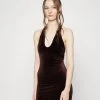 Nly by Nelly Twist Neck Cocktailkleid - Festliches Kleid in Braun für Damen -Nly by Nelly Verkaufsladen 555cf76c47a24e099ae6b6fc776ebdf7
