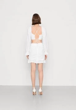 Nly by Nelly AMAZE ME SKIRT - Weißer Minirock für Damen | Modischer Sommerrock -Nly by Nelly Verkaufsladen 56e385dd77f3475eaf1e6e400fde33af