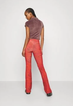 Nly by Nelly WAIST PRINT PANT - Stoffhose in Rot für Damen | Bequeme & Stylische Hose -Nly by Nelly Verkaufsladen 58a7bb9555964aa983ec37c3a6368b8b