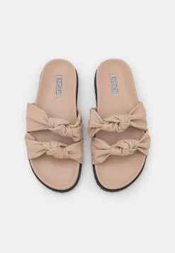 Nly by Nelly DOUBLE TWIST - Beige Flache Pantoletten für Damen | Bequeme Freizeitschuhe -Nly by Nelly Verkaufsladen 58ba5ef56cc142a99a06b494bd0fed60