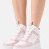 Nly by Nelly HIGHTOP PLATFORM - Sneaker High Damen in Weiß/Rosa | Trendige Plateau-Sneaker für Frauen -Nly by Nelly Verkaufsladen 5c5ca5a510cd4693a9f2e6c34197ecca