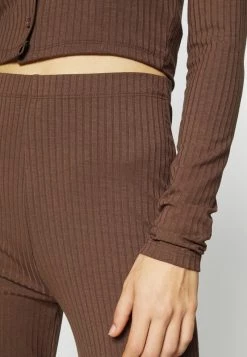 Nly by Nelly CUTE COLLAR SET - Stoffhose - Braun, Damen | Elegante Bluse & Hose | Trendige Damenbekleidung -Nly by Nelly Verkaufsladen 611e43c32eeb4f6e838730459a607be1