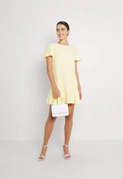 Nly by Nelly FLOUNCE ME DRESS - Freizeitkleid in Hellgelb für Damen -Nly by Nelly Verkaufsladen 6293537c3e56423e8f3230a48bc96bde
