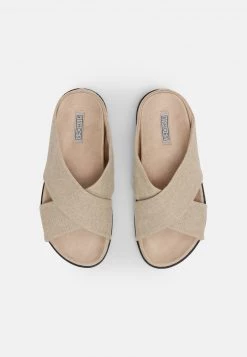 Nly by Nelly CROSS OVER - Beige Flache Pantoletten für Damen | Bequeme Freizeitschuhe -Nly by Nelly Verkaufsladen 659d16372e7f4288bc5e406ac2f6b7fa