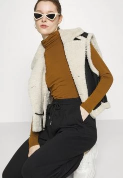 Nly by Nelly EMBROIDERED PANTS - Jogginghose Damen Schwarz -Nly by Nelly Verkaufsladen 6810314d26c2405781faca2694974d37