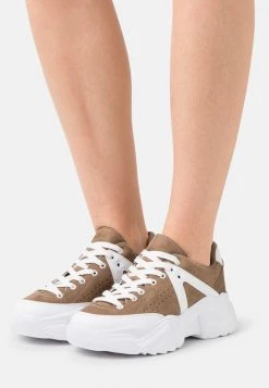 Nly by Nelly CHUNKY TRACK - Sneaker Low Damen in Beige | Bequeme Sneaker für Frauen