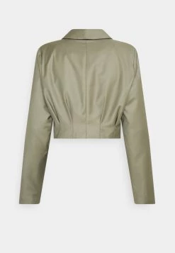 Nly by Nelly EASY CROPPED Blazer Grün - Moderner Damen-Blazer für stilvolle Outfits -Nly by Nelly Verkaufsladen 6e88b2e3f1eb4bb3a53c8136f1d26172