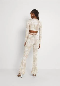 Nly by Nelly Flared Jeans - Earthy Abstract, Damen | Bootcut & Flared Jeans für Frauen -Nly by Nelly Verkaufsladen 704f3788a3324bbba746789d6db8172a