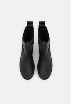 Nly by Nelly CLEAN BOOT PLAIN SOLE - Plateaustiefel Damen in Schwarz -Nly by Nelly Verkaufsladen 7a164ef8cac24cd697e05e9abc892a51