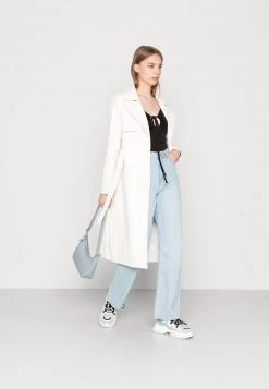 Nly by Nelly CROSS STRAP Langarmshirt - Elegantes Langarmshirt für Damen in Schwarz -Nly by Nelly Verkaufsladen 7f85af23405e494aaf7b83bb56ad30a6