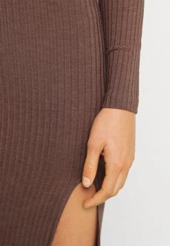 Nly by Nelly AMAZE ME Strickkleid - Elegantes Strickkleid in Nougat für Damen -Nly by Nelly Verkaufsladen 8153f68be9044a859039a0a7dd4592e5