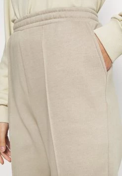 Nly by Nelly ULTIMATE COZY JOGGERS - Beige Jogginghose für Damen | Bequeme Freizeithose -Nly by Nelly Verkaufsladen 88d0ac6959da4613b5ed8b8c16061342