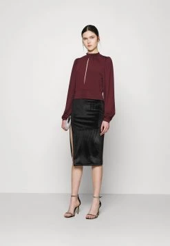 Nly by Nelly KEYHOLE FRONT Langarmshirt - Off Red/Port Royale - Damen | Modisches Langarmshirt mit Keyhole-Detail -Nly by Nelly Verkaufsladen 88deeda47811426a922a1a3fa845ec90