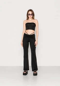 Nly by Nelly STRAP PANTS - Stoffhose in Schwarz für Damen | Bequeme und stylische Hose -Nly by Nelly Verkaufsladen 8f45851161cd4251ad69666f22e30d1f