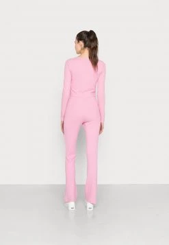 Nly by Nelly ZIP SET - Stoffhose in Pink für Damen | Bequeme Freizeithose | Trendige Stoffhose -Nly by Nelly Verkaufsladen 90bb9a5caacf46bfaf3d6fd6422bfb8c