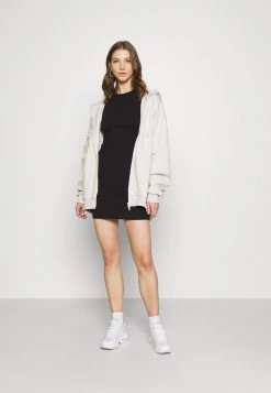 Nly by Nelly PERFECT TEE DRESS - Jerseykleid in Schwarz für Damen -Nly by Nelly Verkaufsladen 98637e725e57429787a5fae78b0506dd