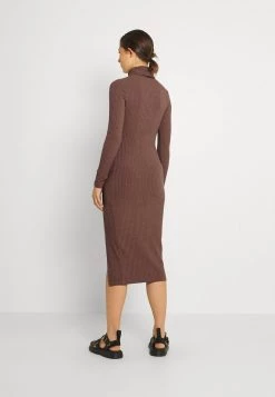 Nly by Nelly AMAZE ME Strickkleid - Elegantes Strickkleid in Nougat für Damen -Nly by Nelly Verkaufsladen 99b8d40840cc4c9dbc96e421009a8653