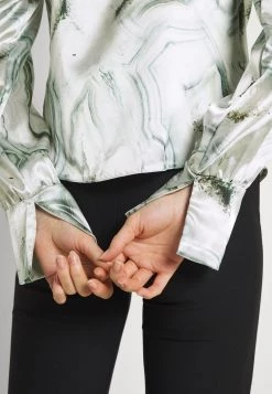 Nly by Nelly Damen Bluse - Grün | Elegante Bluse für Damen | Moderne Mode -Nly by Nelly Verkaufsladen a45e2af050a34f4a9a4a6680c1727873