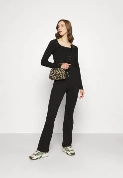 Nly by Nelly MY PERFECT SET - Sweatshirt Damen Schwarz | Bequemes Oversize-Sweatshirt für Frauen -Nly by Nelly Verkaufsladen a4b154b638714a818cf96bc439b63730