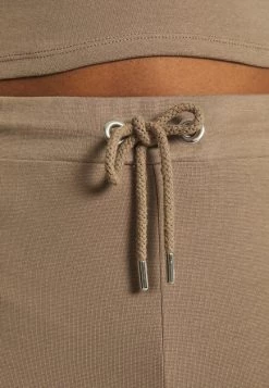 Nly by Nelly MY PERFECT SET - Sweatshirt - Nougat für Damen | Bequemes Oversize-Sweatshirt | Trendige Freizeitmode -Nly by Nelly Verkaufsladen ab9dc986b3bd4e7c91b03501cf020aac