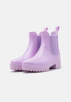 Nly by Nelly EVERYDAY CHELSEA BOOT - Gummistiefel Damen in Lavender | Stylische Regenstiefel für jeden Tag -Nly by Nelly Verkaufsladen b029313bd1804770b385ea0e556069b4