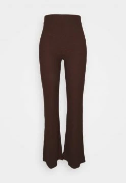 Nly by Nelly GOOD TO BE TRUE PANTS - Stoffhose in Braun für Damen | Bequeme Freizeithose | Moderne Damenhose