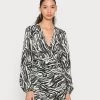 Nly by Nelly ROMANTIC DRESS - Cocktailkleid/Zebra Print - Festliches Kleid für Damen -Nly by Nelly Verkaufsladen bf6d988a6b1a4582a21fc22535b32a4c